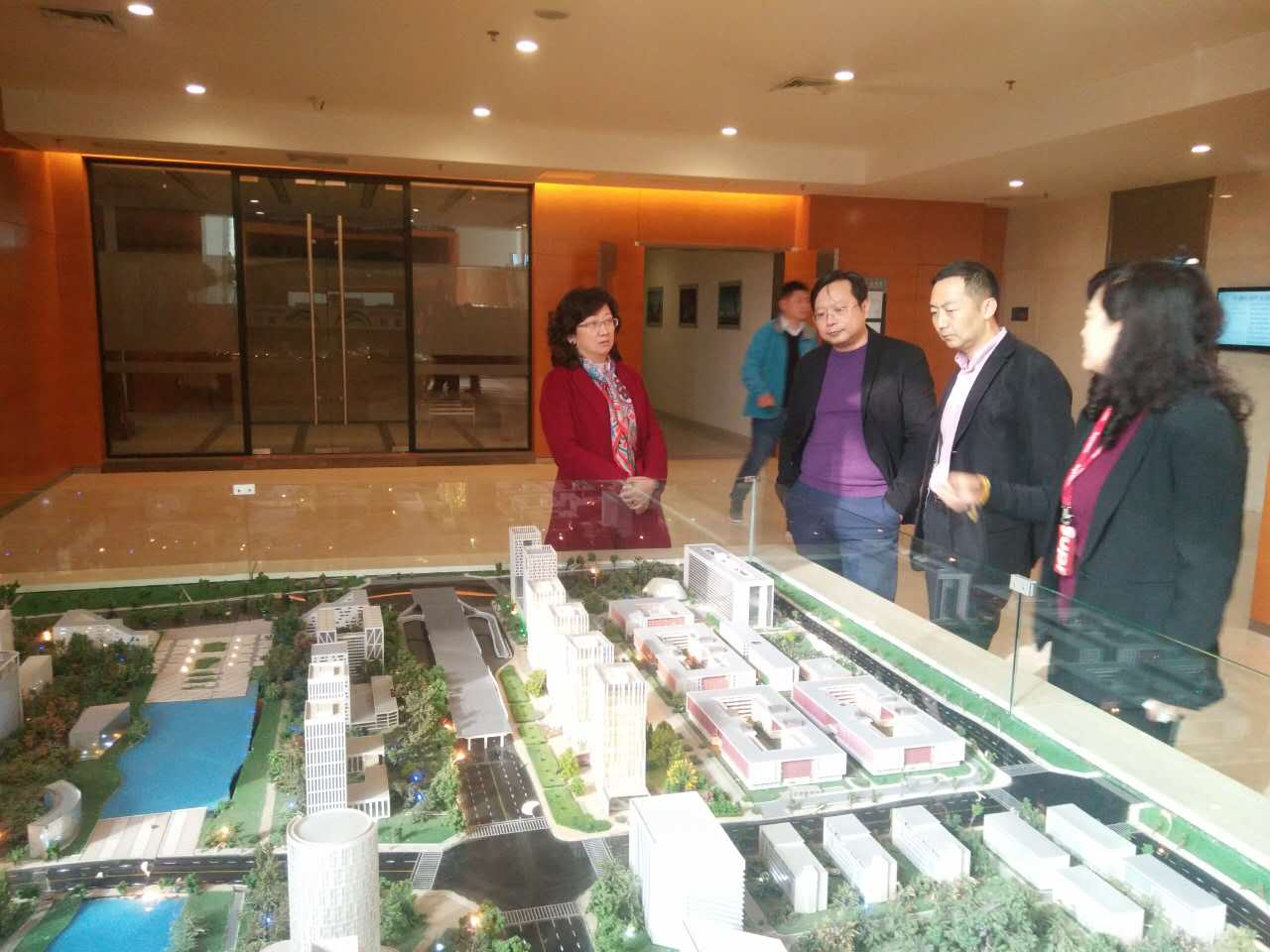 集團公司領導赴西安環(huán)普科技產(chǎn)業(yè)園考察調(diào)研（配圖）.jpg