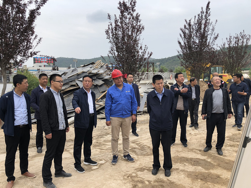 政協(xié)副主席申延生視察安塞區(qū)二污處理廠提標(biāo)改造工程項目_副本.jpg