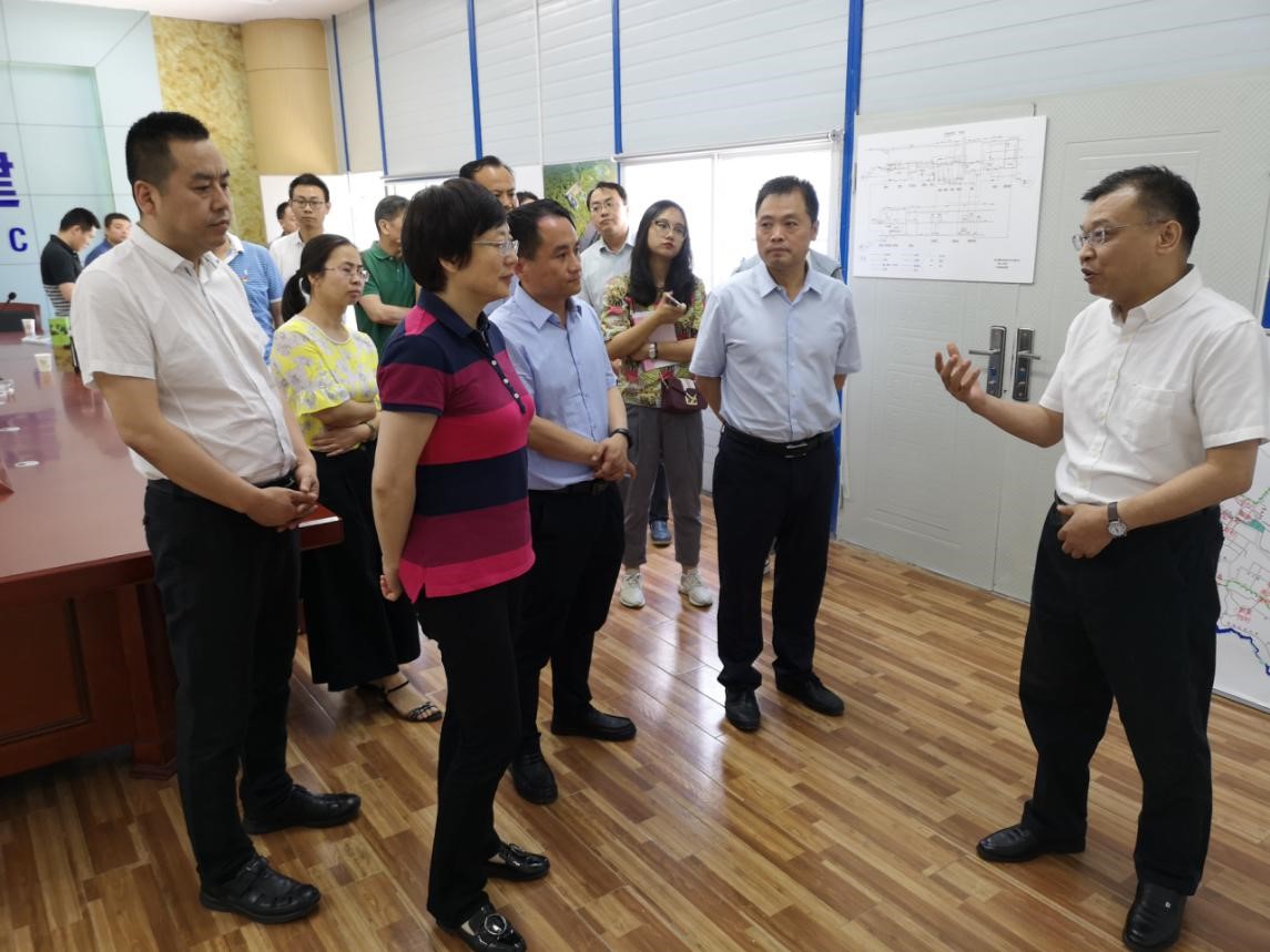 西安市發(fā)改委黨組書記、主任邢欣到水環(huán)境公司白鹿原水生態(tài)中心項(xiàng)目調(diào)研.jpg