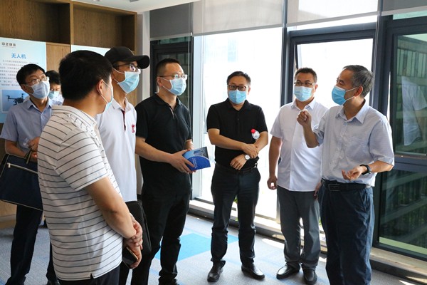 16284752523613104TY1.jpg 國(guó)資委領(lǐng)導(dǎo)_副本.jpg