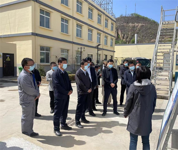 延安市委常委、市政府黨組成員張強到水環(huán)境公司子長污水處理廠調(diào)研.jpg